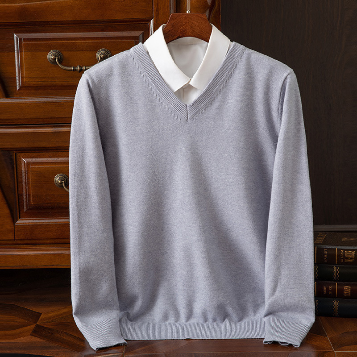 Aureo Madrid™ | Jersey elegante con cuello en V