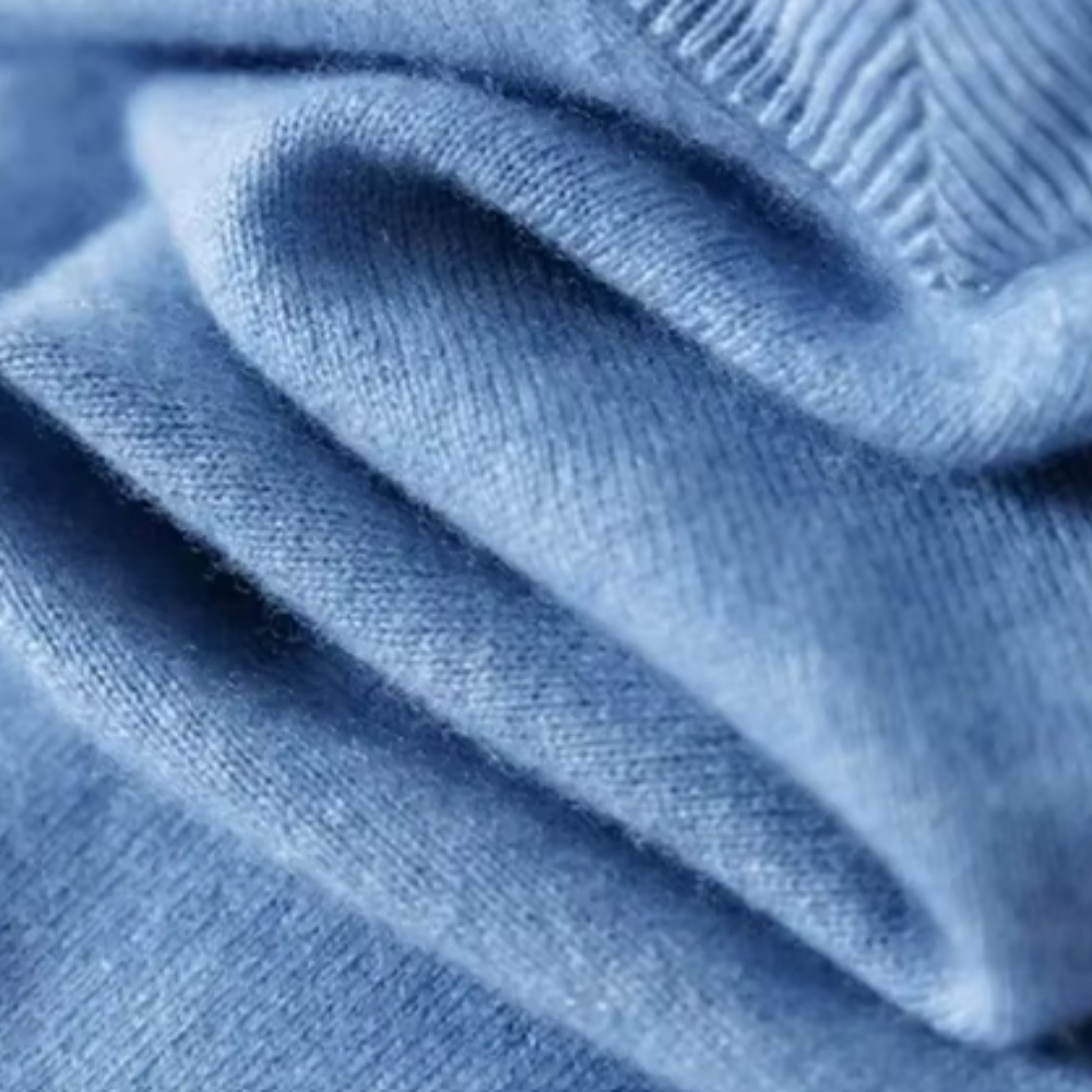 Aureo Madrid™ | Elegante jersey con cuello en V