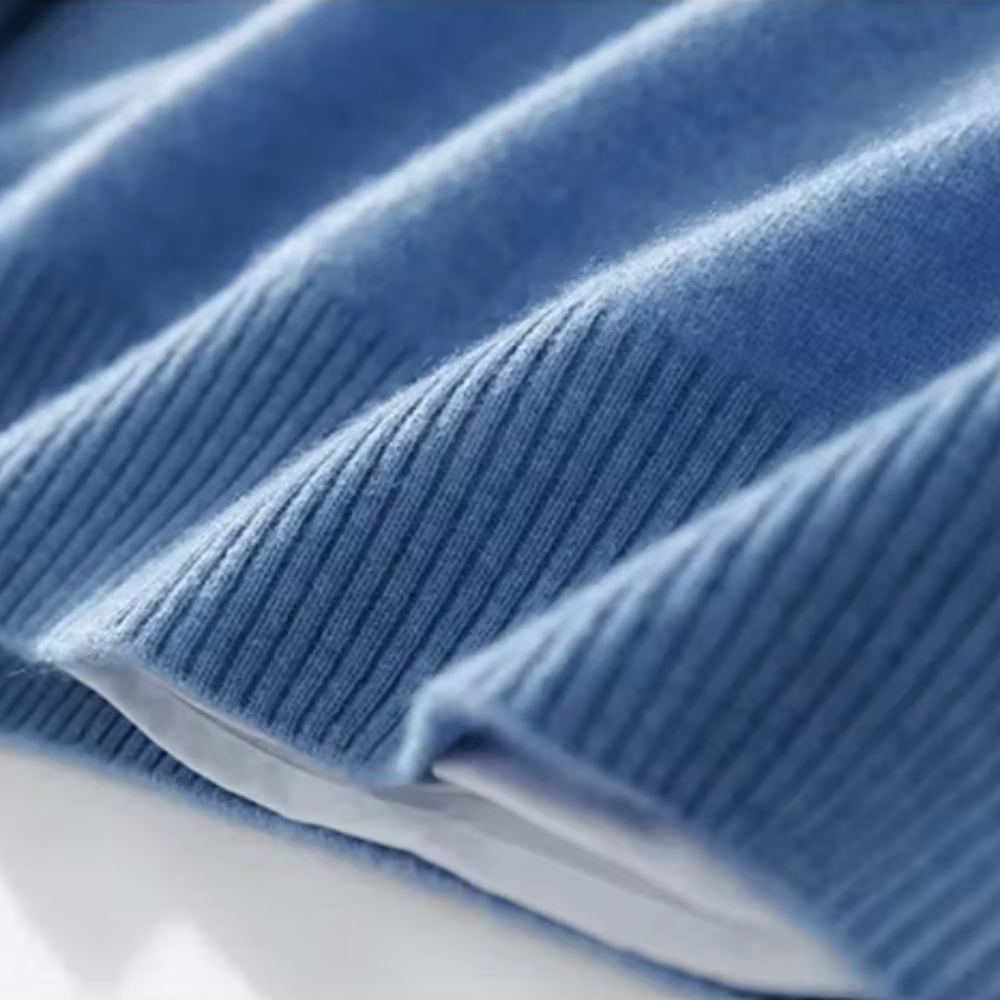 Aureo Madrid™ | Elegante jersey con cuello en V